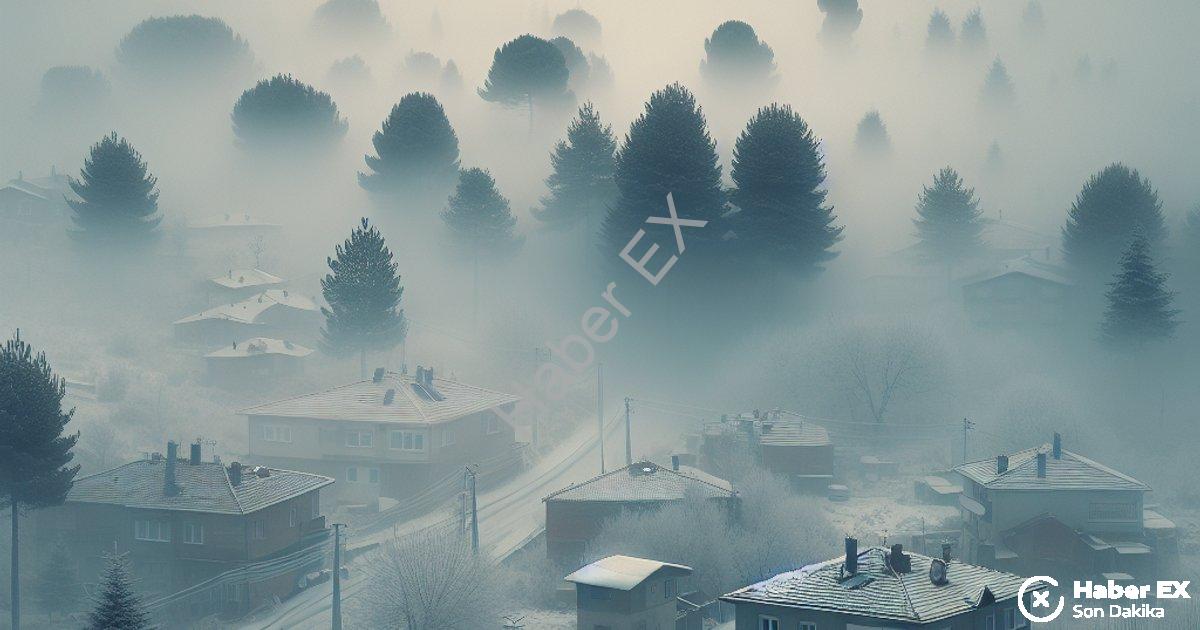 "Denizli'de Sis Kabusu: Görüş Mesafesi 10 Metreye Kadar Düştü" başlıklı haber için fotorealistik, pr