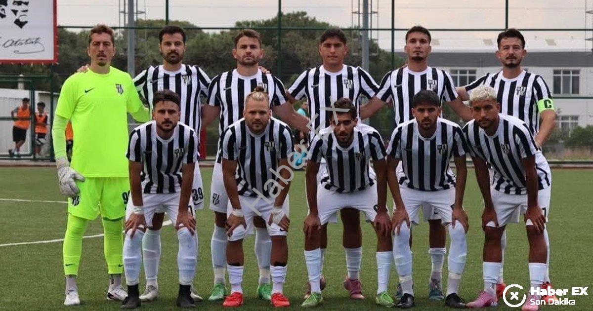 "Aydınspor Deplasmanda Kuşadası 1923 Engelini Aştı: 3-2" başlıklı haber için fotorealistik, profesyo