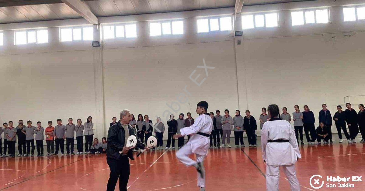 "Kütahya Pazarlar'da Dev Spor Hamlesi: Hedef 100 Lisanslı Sporcu" başlıklı haber için fotorealistik,