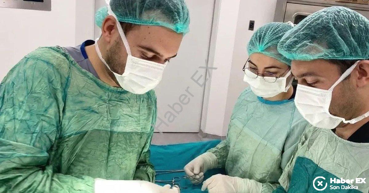"Şuhut Devlet Hastanesi'nde Bir İlk: Yama Yöntemiyle Fıtık Ameliyatı Başarısı" başlıklı haber için f